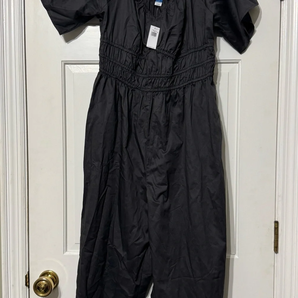 Old Navy Women’s Black Romper - Picture 2 of 3